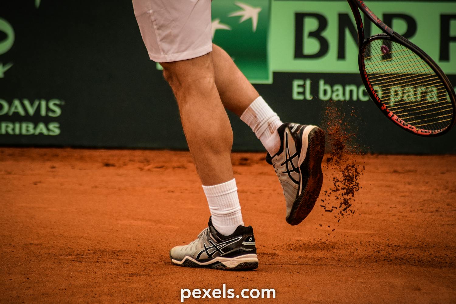 Free sales tennis shoes